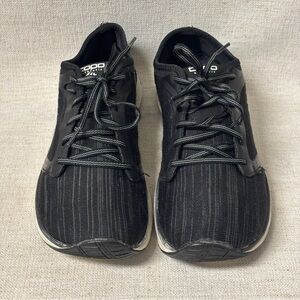 Topo ST-3 running sneakers  Size 10.5